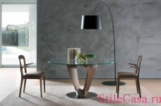 Стол Mobius, фабрика Pacini & Cappellini