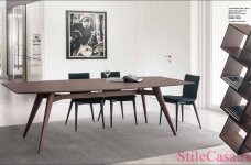 Стол Novecento, фабрика Pacini & Cappellini