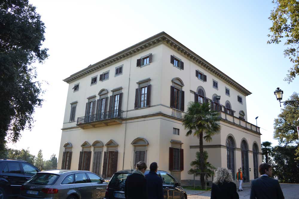 Фабрика Bello Sedie приняла участие в оформлении Villa Strozzi>