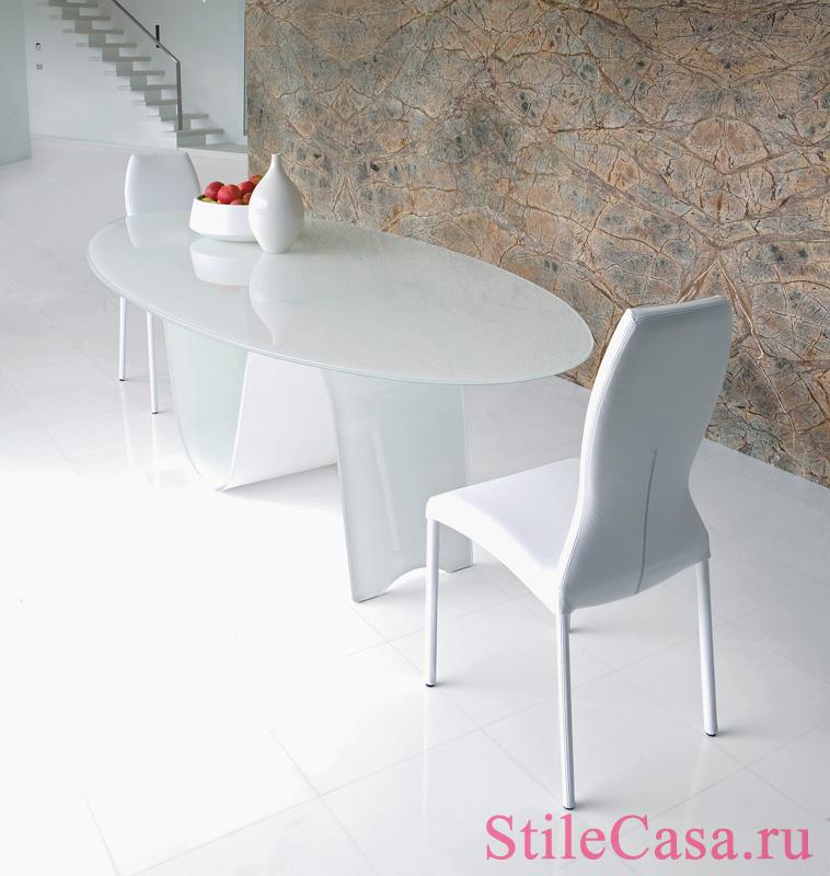 Высокая спинка — один из трендов Imm Cologne 2014>