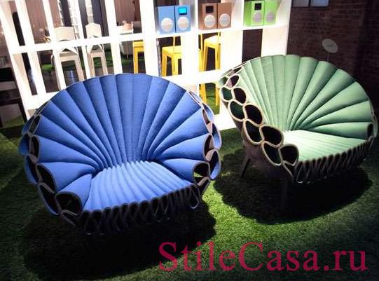 Cappellini удалось совместить в своих кресла стекловолокно и войлок>